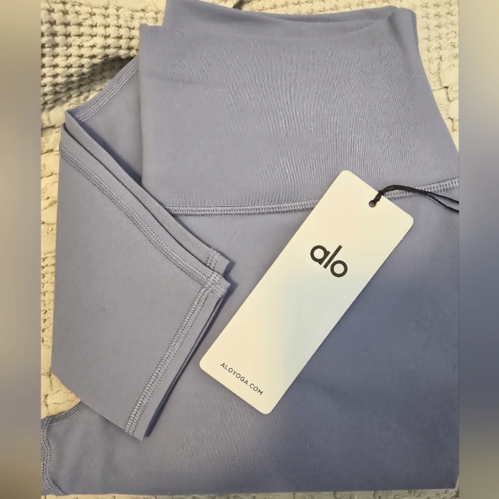 ✨️BNWT✨️ ALO Yoga 7/8 Airbrush Legging in Lilac Blue